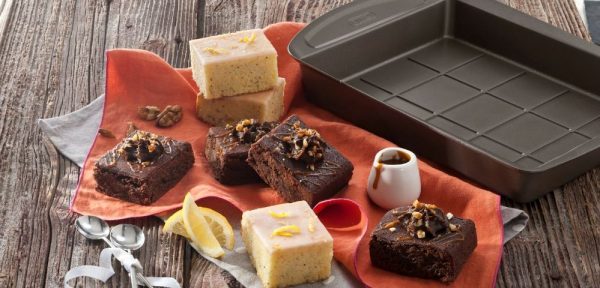 Pyrex Non-Stick Divided Brownie Pan 28x22cm