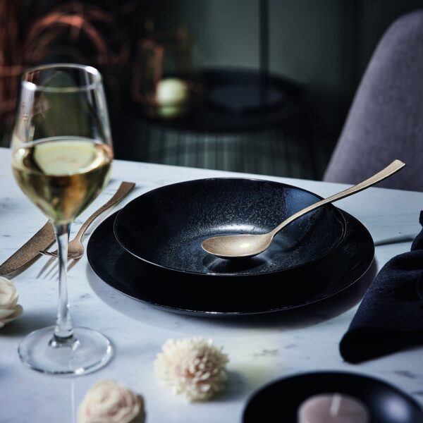 Diana Black Deep Plate 20cm
