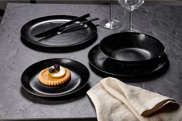 Diana Black Side Plate 19cm