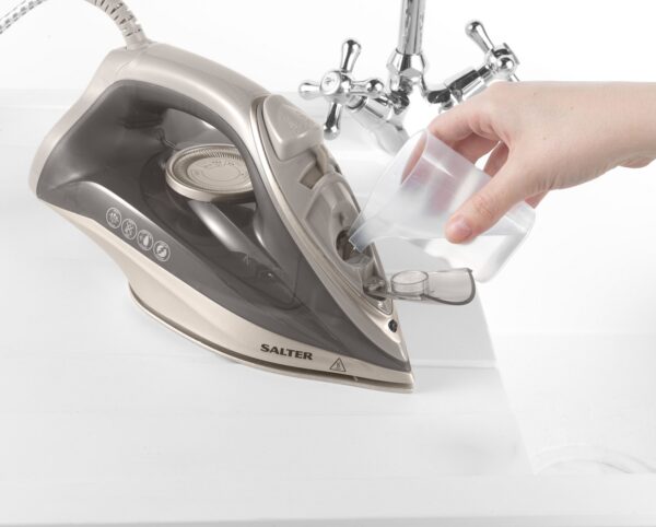 Salter Steam Iron 2200W - Image 4