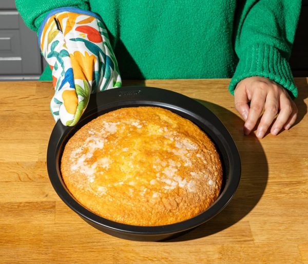 Glide Non-Stick Cake Pan 22cm