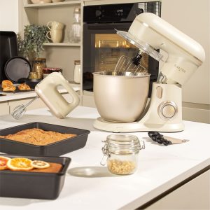 Salter Bakes 1300W Stand Mixer Oatmeal